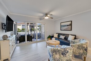 TV - Villa Sanibel 1B - 10 Footsteps to the beach! (Sanibel)