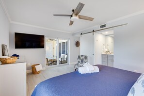 WiFi - Villa Sanibel 1B - 10 Footsteps to the beach! (Sanibel)