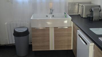 Micro-ondes, four, plaque de cuisson, lave-vaisselle