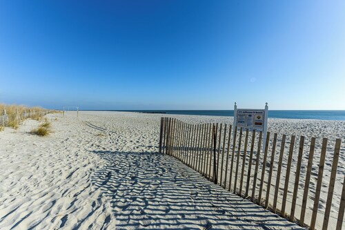 Cape May Beachfront · Pet-friendly · Beach Gear