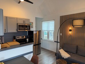 Living area - Cozy Beachfront condo. Walk everywhere & Pet-friendly! (Cape May)