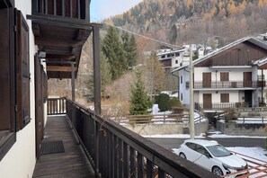 Property grounds - 20 minutes from the Cervino Sky Paradise ski lift (Antey-Saint-André)