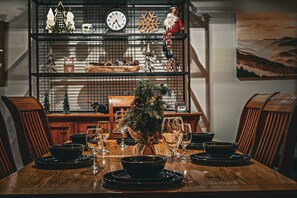 Dining - City Views! 2 Bedroom Condo Whispering Pines! (Pigeon Forge)