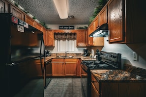 Fridge, microwave, oven, stovetop - City Views! 2 Bedroom Condo Whispering Pines! (Pigeon Forge)
