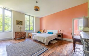 Cuna de viaje y wifi gratis 