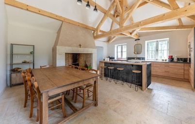 7 bedroom lovely home in Marmagne