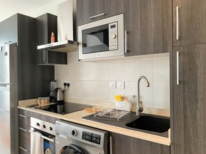 华丽公寓, 阳台 | 私人厨房 | 迷你冰箱、微波炉、烤箱、炉灶