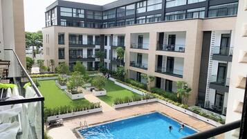 3 piscinas techadas, 3 piscinas al aire libre