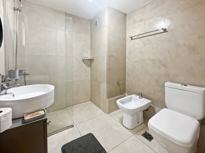 Apartment, 1 Bedroom, Accessible, Balcony | Bathroom amenities - Comfortable Studio With Balcony and Excellent Location (Buenos Aires)