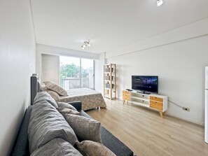 Living room - Comfortable Studio With Balcony and Excellent Location (Buenos Aires)