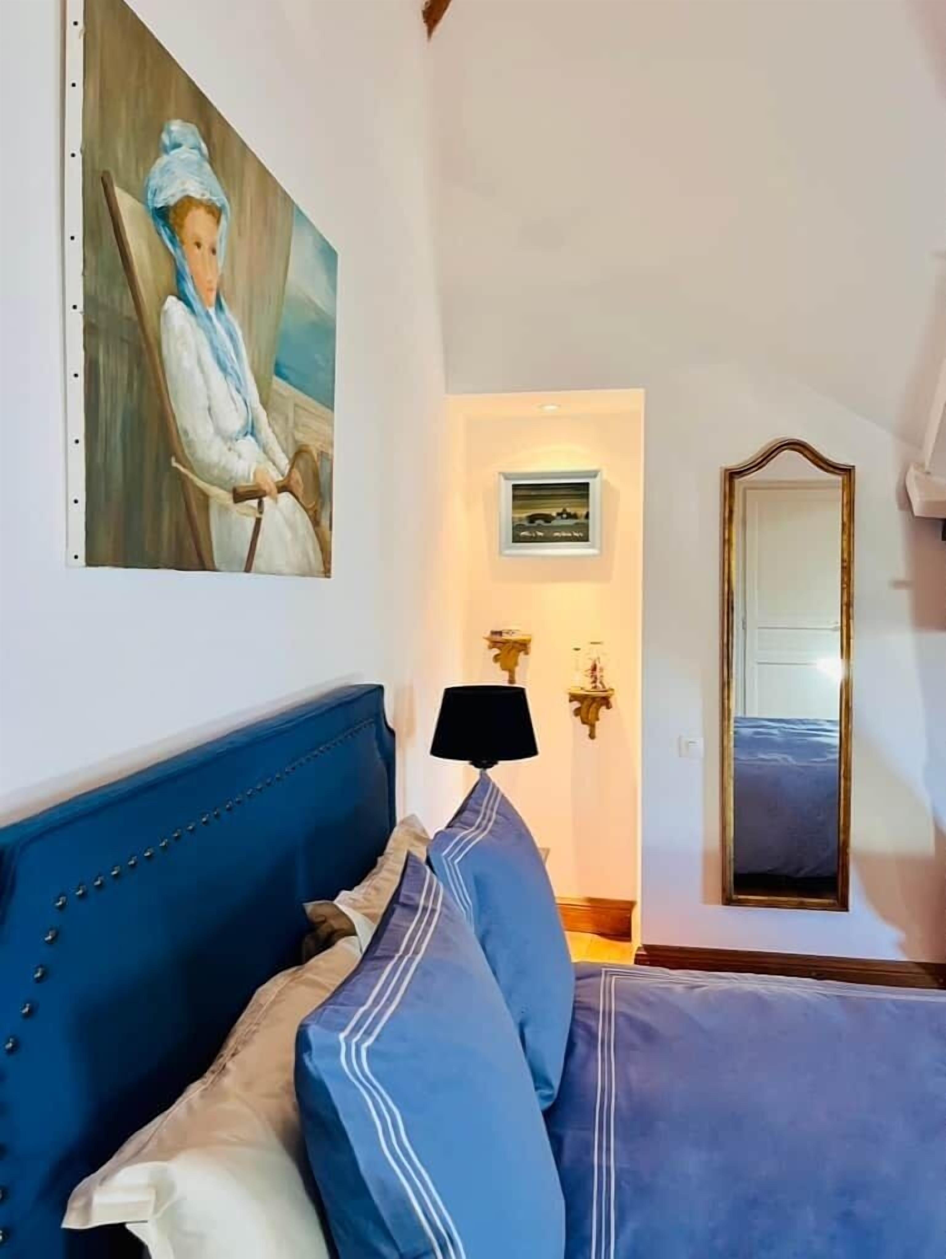 1 chambre, lit parapluie, Wi-Fi gratuit, draps fournis