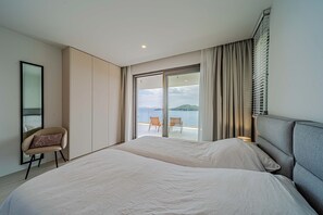 4 bedrooms, iron/ironing board, bed sheets - Villa Korcula, by azure sea on magical natural island in Dalmatia. (Blato)