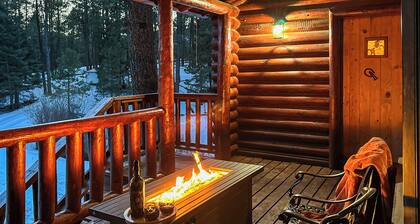 Luxury Log Home w/Unique Dome Suite 8min to Ski