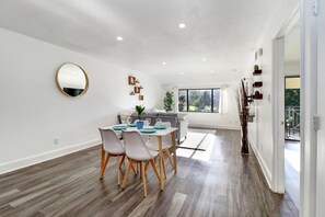 Appartement Confort, vue sur le terrain de golf | Intérieur