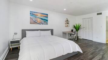 Comfort Apartment, Golf View | Laptop workspace, free WiFi