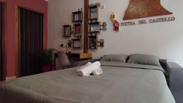 Fer et planche à repasser, Wi-Fi, draps fournis