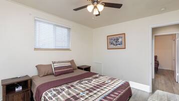 熨斗/熨衫板、免費 Wi-Fi、床單