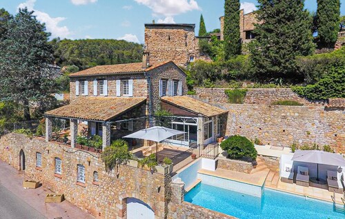 Belle maison aux Arcs avec piscine privée, utilisable à l'intérieur comme à.