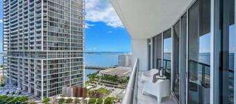 Icon W Building Voila Rentals