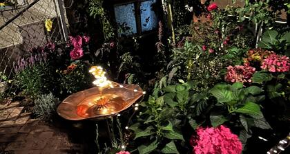 Lovely 1-bedroom studio located in the basement. Private entrance