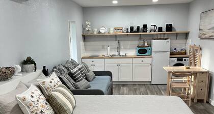 Hideaway Guest Suite/10 min from Rainbow Springs