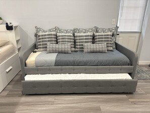 1 bedroom, iron/ironing board, free WiFi, bed sheets - Hideaway Guest Suite/10 min from Rainbow Springs (Dunnellon)