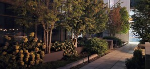 Property grounds - Luxe 1-Bed Corner Suite in Music Row Nashville - Coworking, Gym, Skyline Views (Nashville)