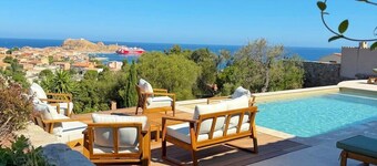 Villa Pietra Mare, piscine vue mer, à l'Ile-Rousse