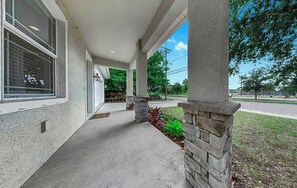 Exterior detail - Cozy Downtown Tampa Retreat (Tampa)