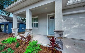 Exterior detail - Cozy Downtown Tampa Retreat (Tampa)