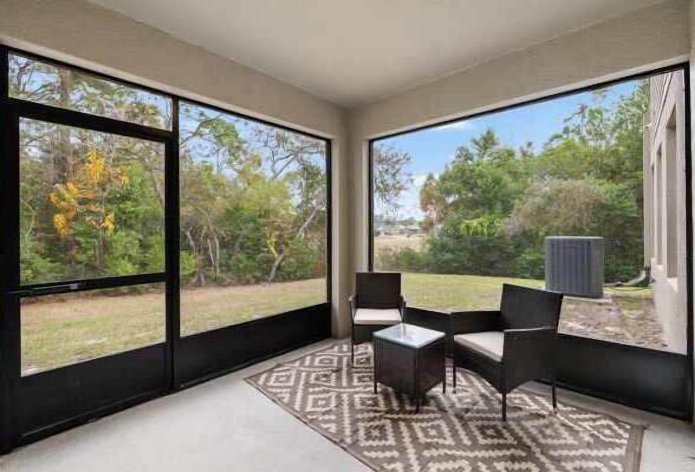 Huis, Meerdere bedden, terras, uitzicht op tuin (14282 Coronado Dr) | Uitzicht vanuit de kamer