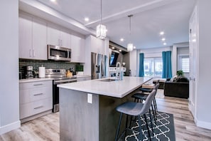 Microonde, forno, piano cottura, lavastoviglie