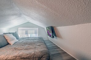 WiFi, bed sheets - Tiny Home with a Huge View (Ruidoso)