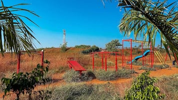 Área de juegos infantiles al aire libre