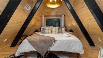 Iron/ironing board, travel cot, free WiFi, bed sheets