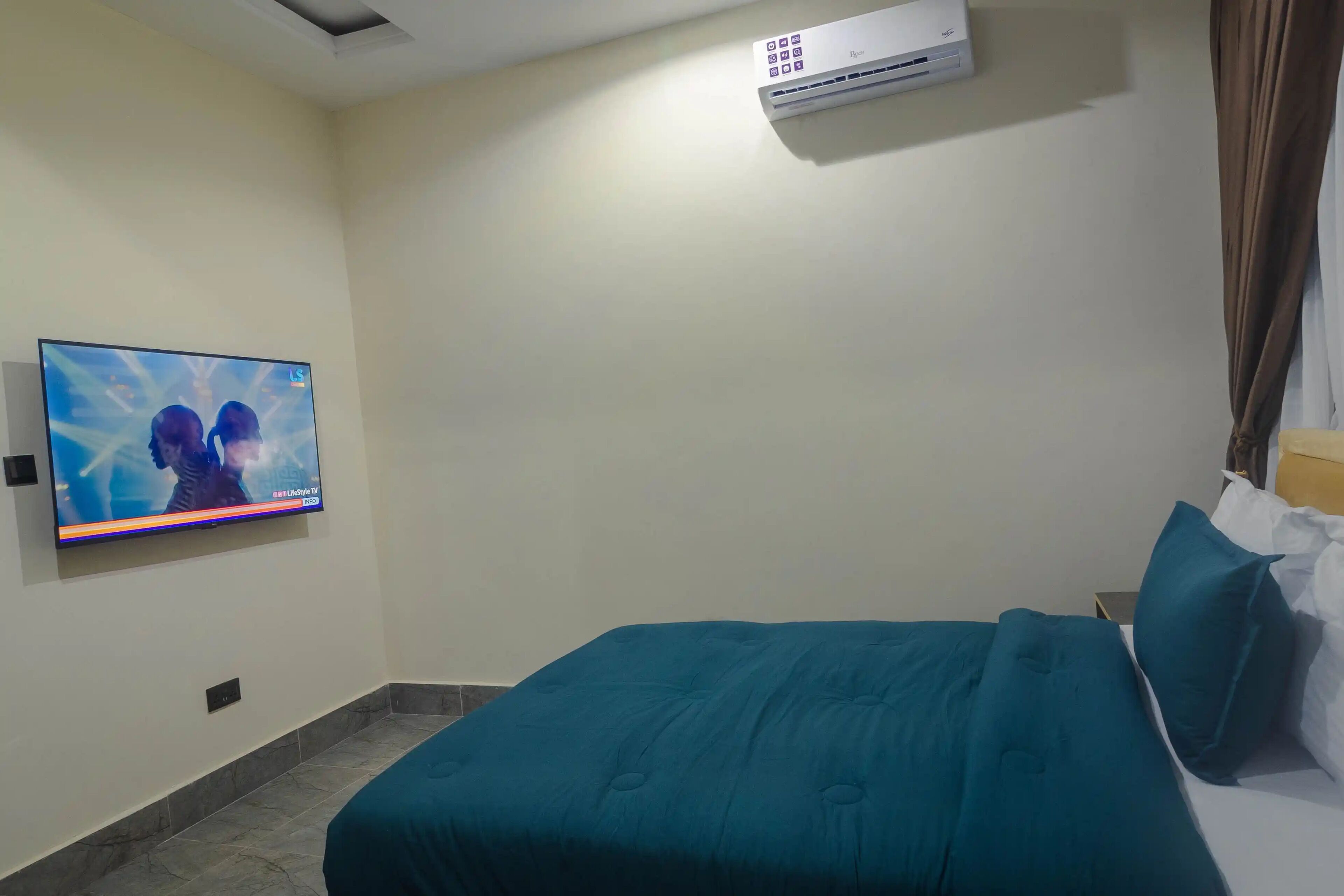 Tomannsrom – standard | Skrivebord, strykejern/-brett og wi-fi (inkludert)