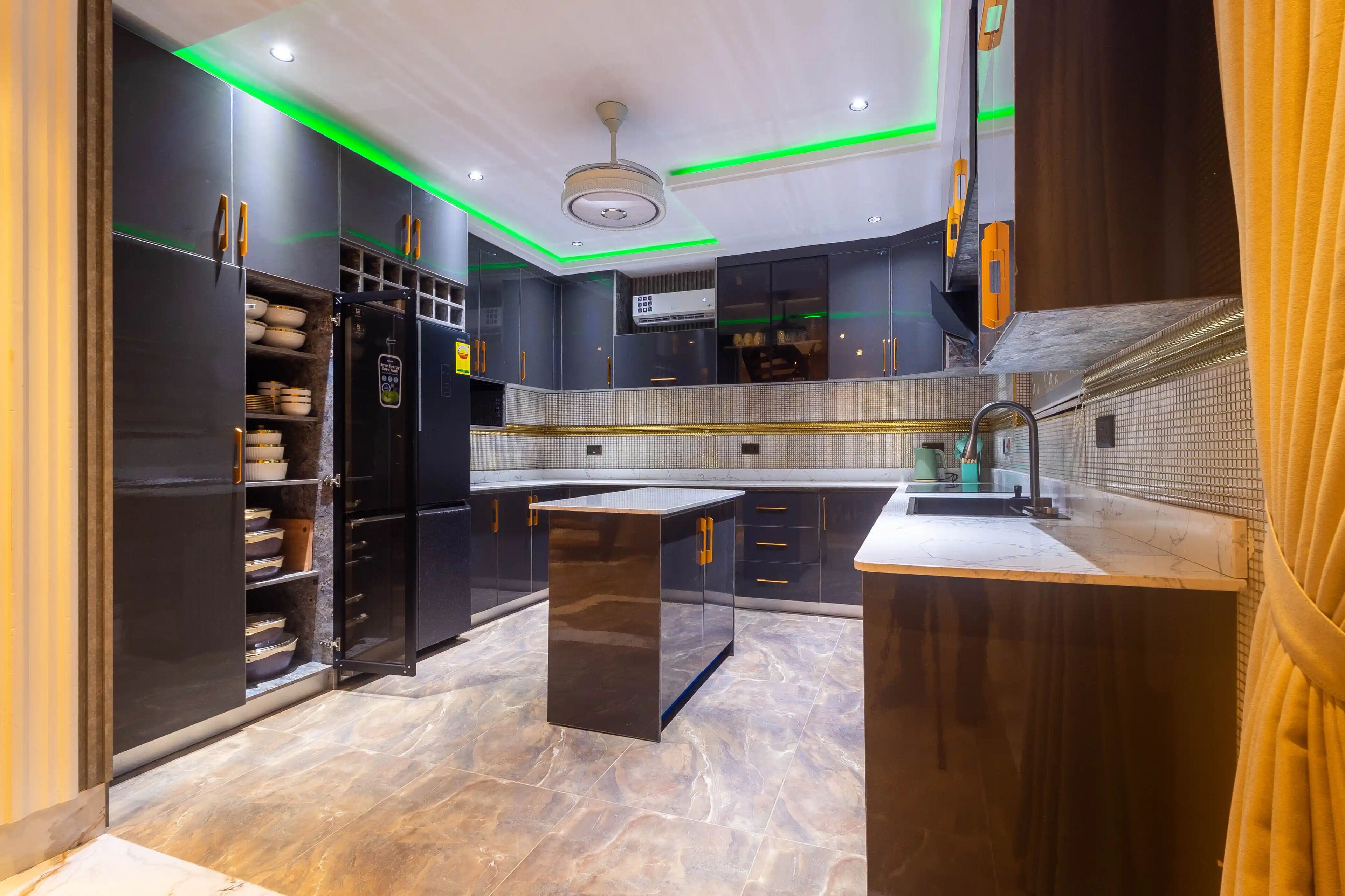 Luxury-Penthouse, Stadtblick | Eigene Küche | Mini-Kühlschrank, Mikrowelle, Ofen, Herdplatte