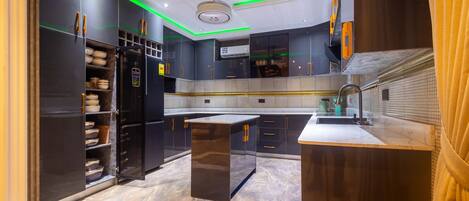 Luksus-loftsleilighet, byutsikt | Eget kjøkken | Minikjøleskap, mikrobølgeovn, ovn og kokeplater