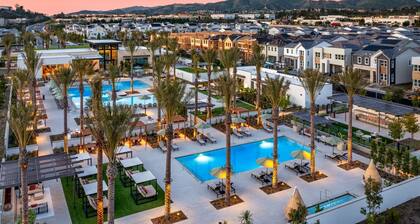 Private Entrance/Pool & Spa/AC/Less Than 25 min to Disney, JW Airport, Laguna...