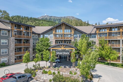 Penthouse Studio with Ski Hill Views