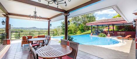 ลานระเบียง/นอกชาน