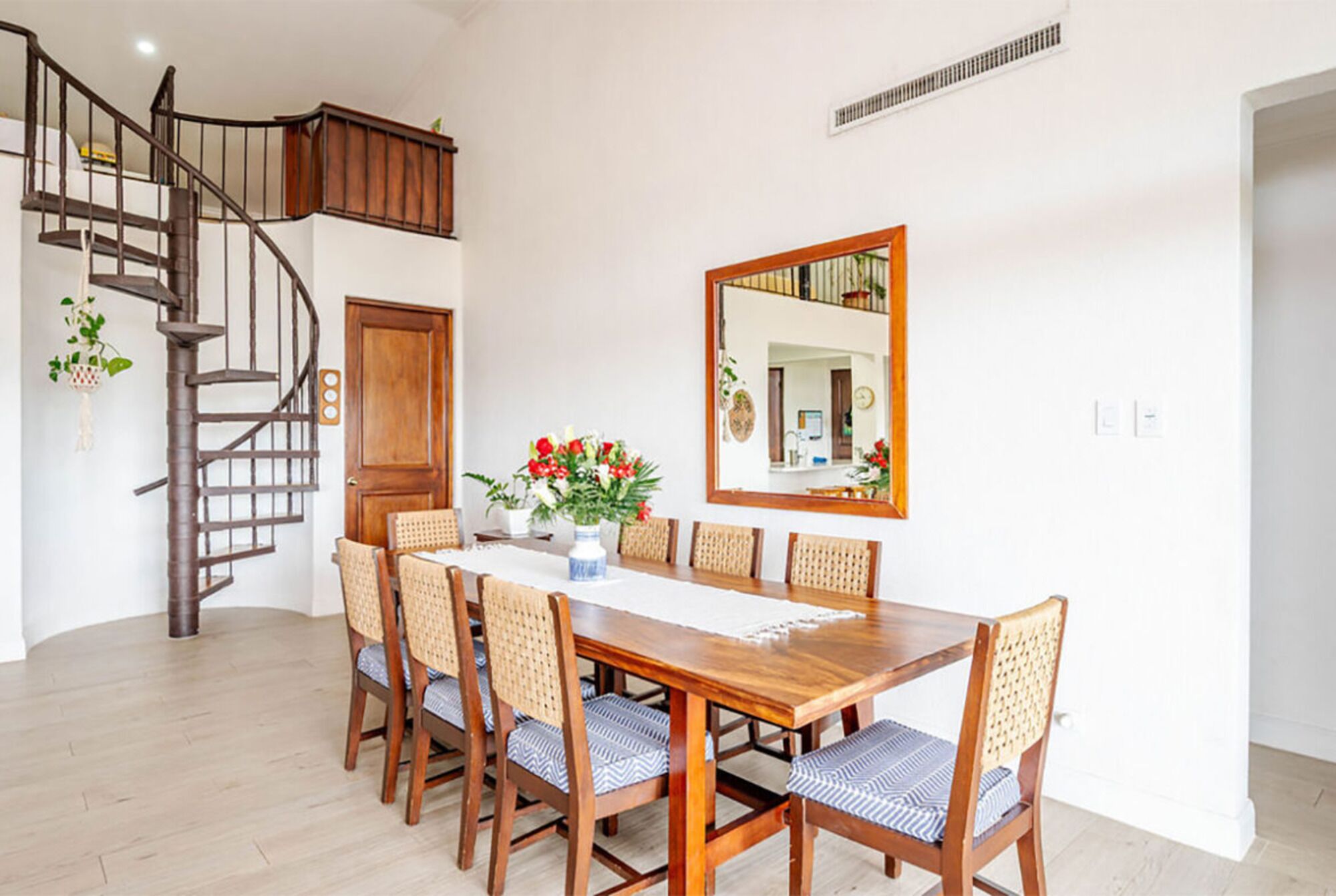 Condo, balcon, vue sur l’océan | Salle à manger