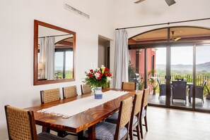 Condo, ban công, quang cảnh biển | Phòng ăn