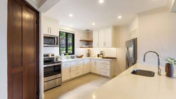 Condo, Balcony, Ocean View | Private kitchen