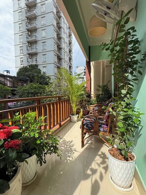 Balcony - Room-serene City Hideaway in Phnom Penh' (Phnom Penh)