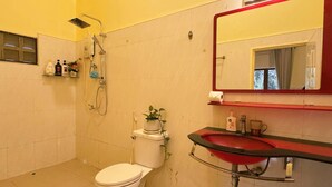Kamer, 1 slaapkamer, roken, balkon | Badkamer
