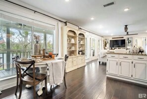 Dining - River Getaway in Fairhope (Fairhope)