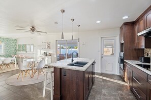 Fridge, microwave, oven, stovetop - The Pine Desert Retreat - Scottsdale's Ultimate Getaway (Scottsdale)