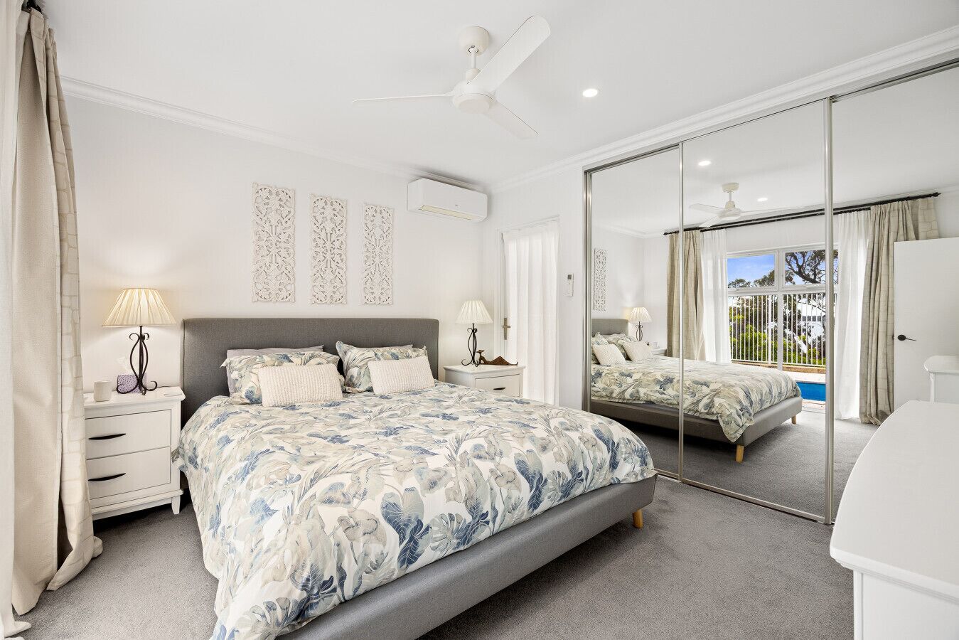 3 habitaciones, tabla de planchar con plancha, wifi y ropa de cama 