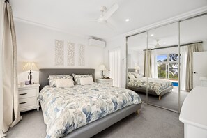 3 bedrooms, iron/ironing board, WiFi, bed sheets - Estuary Poolside Escape in Dawesville Mandurah (Dawesville)
